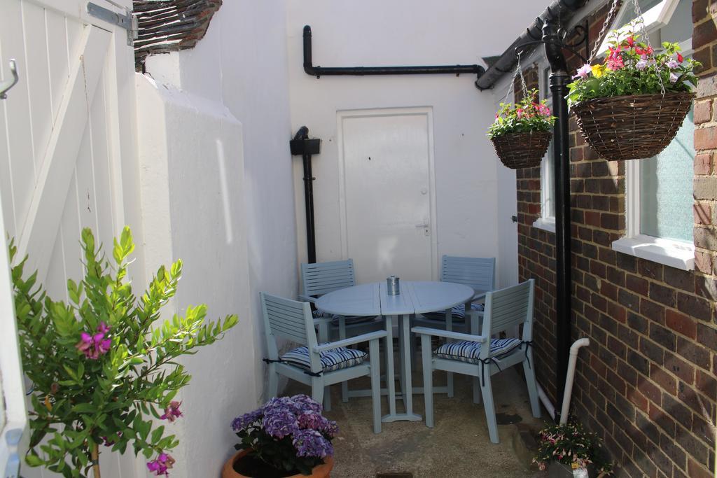 Sea Beach Cottage Eastbourne Exterior photo